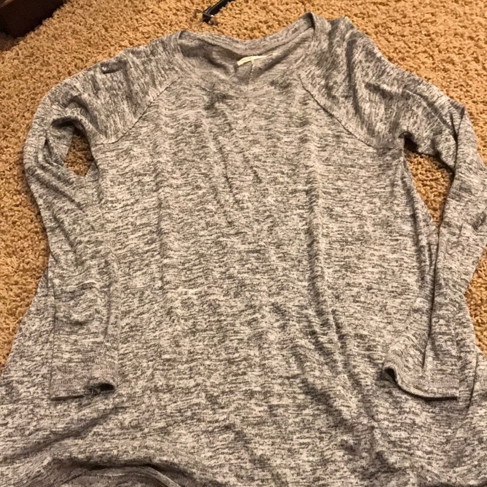Long sleeve shirt.